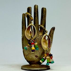 Earring with history sense:
- Materials: shell 
- Colors: colorful